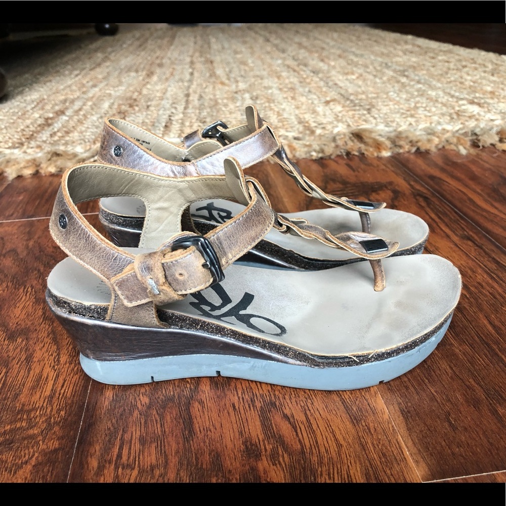 OTBT sandals
